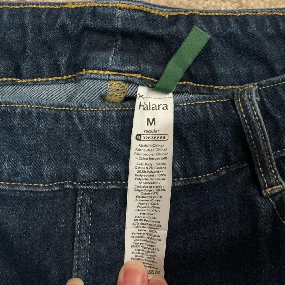 Halara straight leg pull on stretch jeans - Med. - Picture 6 of 6